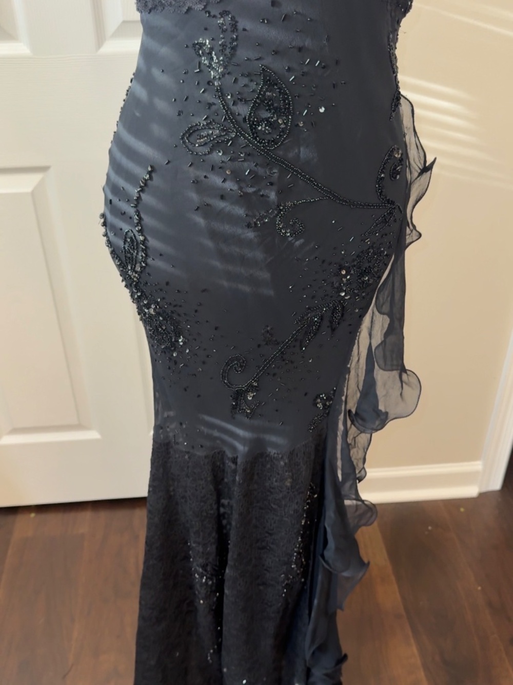Vintage Y2K Caché Black Lace & Beaded Mermaid Evening Gown - Picture 4 of 10